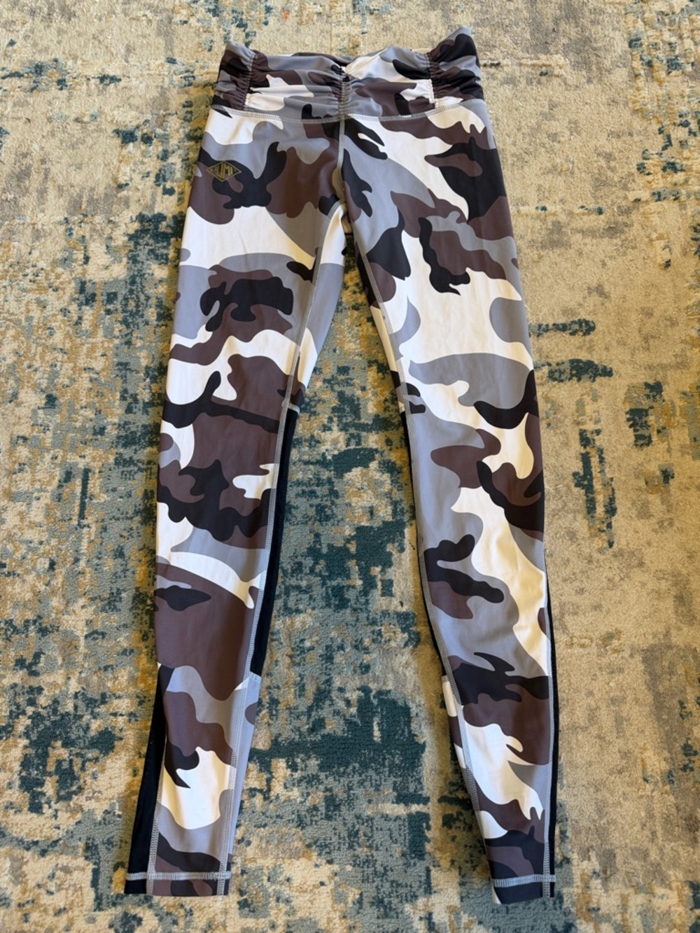 Women’s Camo Leggings - Gray & Black